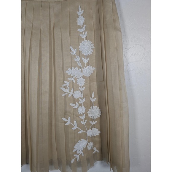 Robert Rodriguez Tan Midi Skirt with White Floral Detail - Picture 4 of 11